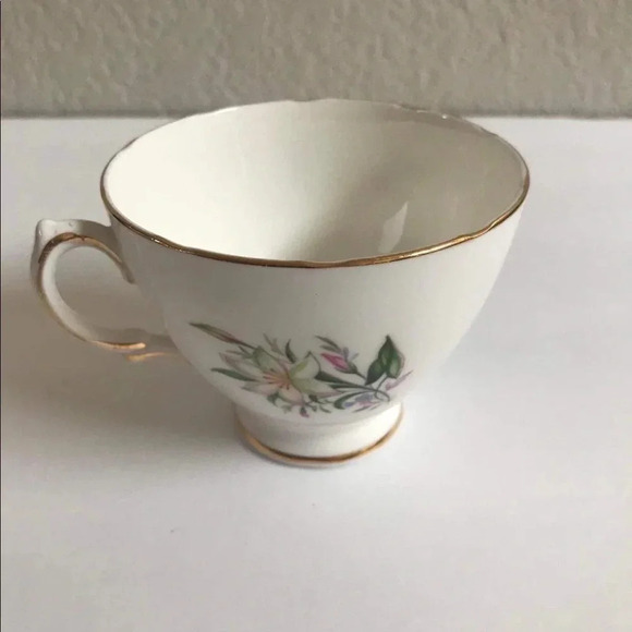 Colclough England Bone China Tea cup - Picture 4 of 4